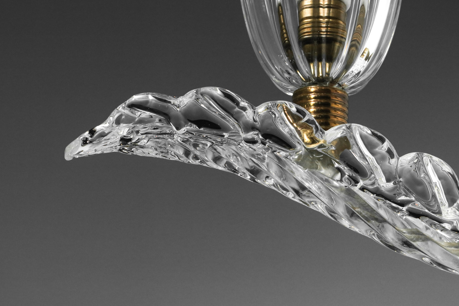 paire d'appliques italiennes en verre de Murano décor de feuille plume - H599