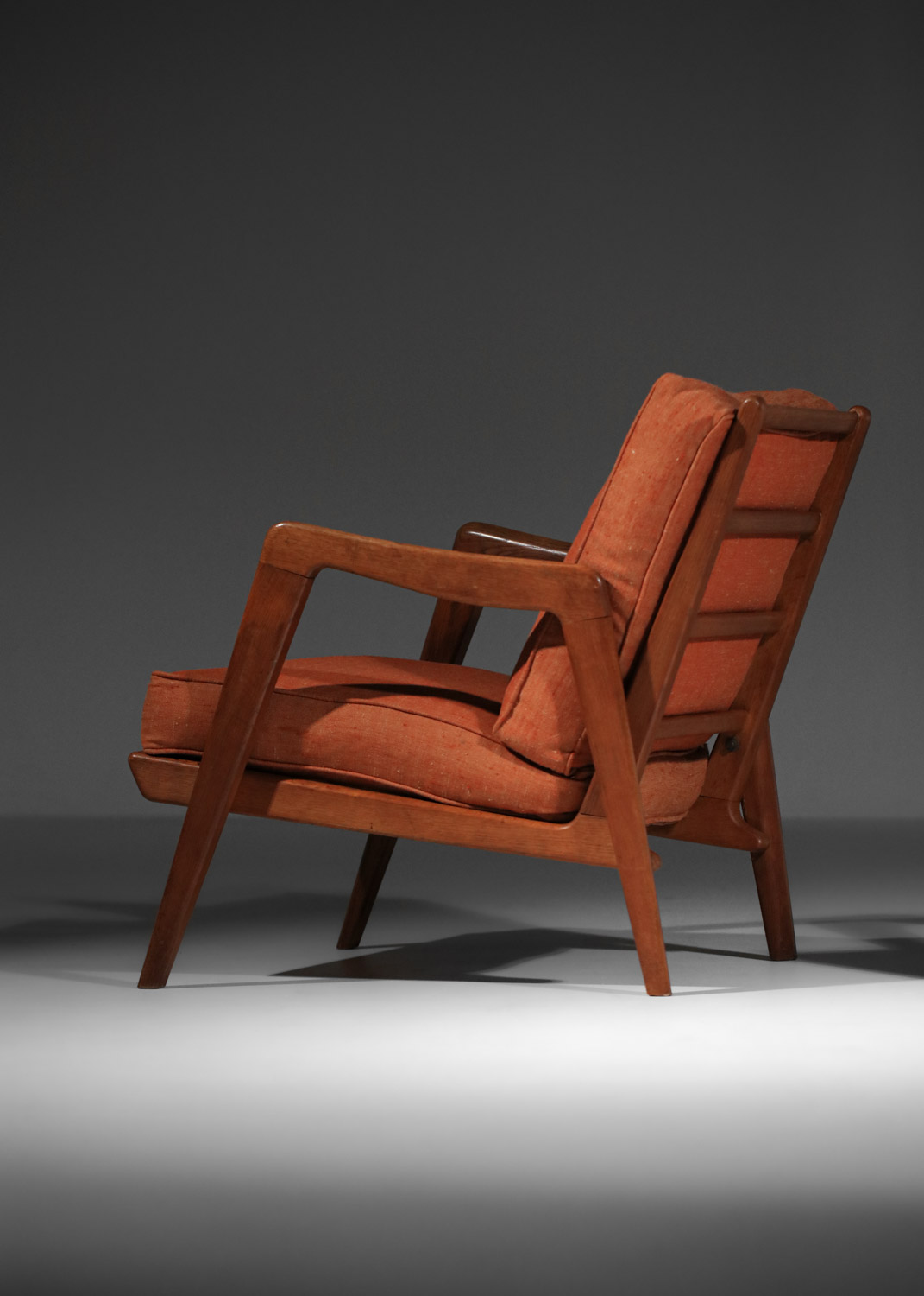 paire de fauteuil chauffeuse Perreau années 50 en chêne massif free span Guariche - F684