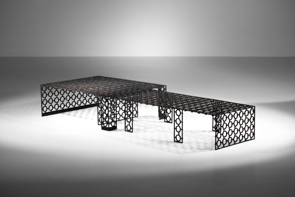 paire de tables en fer battu travail populaire des années 60 style Jean Royere - I139