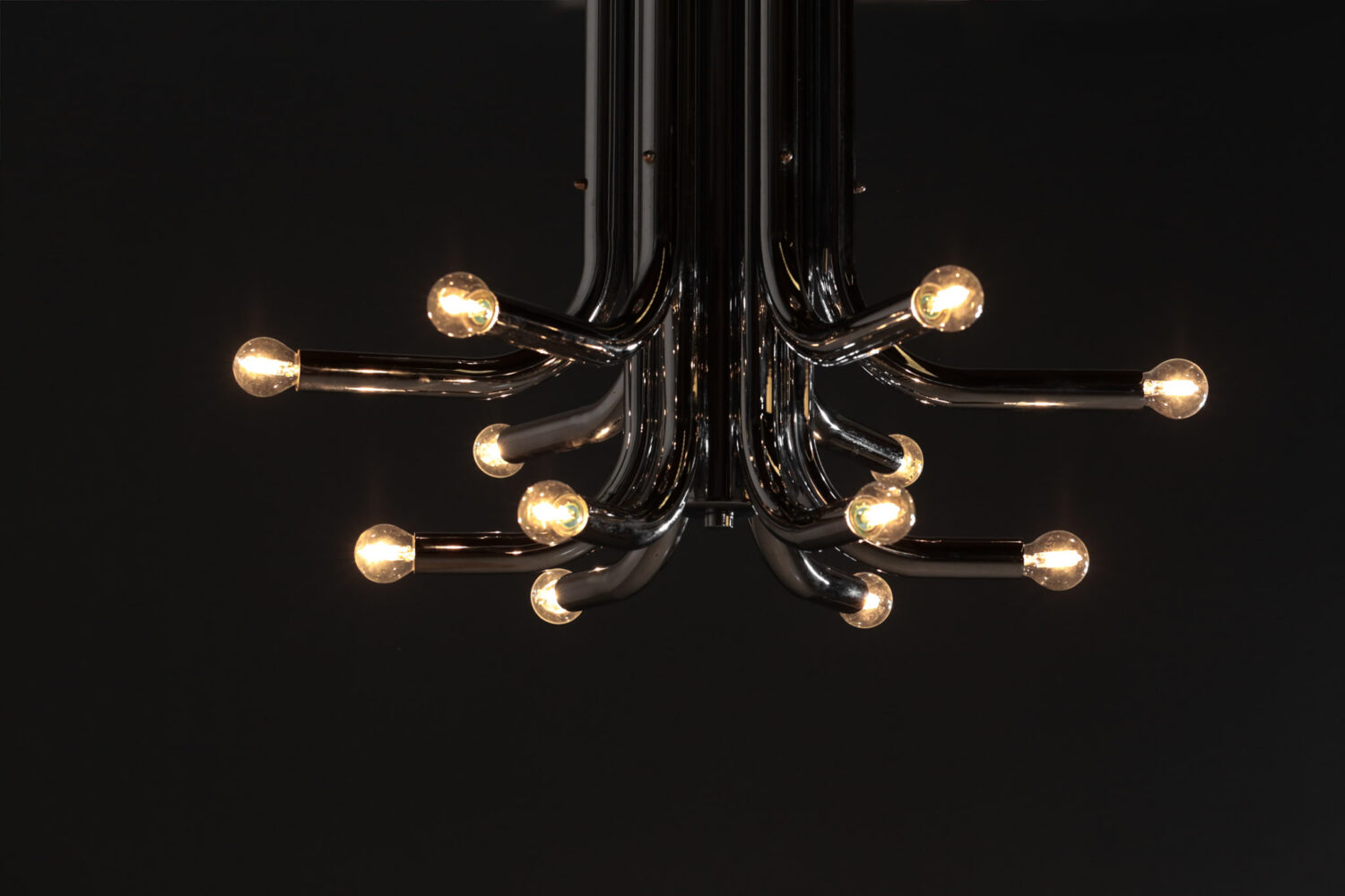 plafonnier italien tube chromé années 70 lustre suspension
