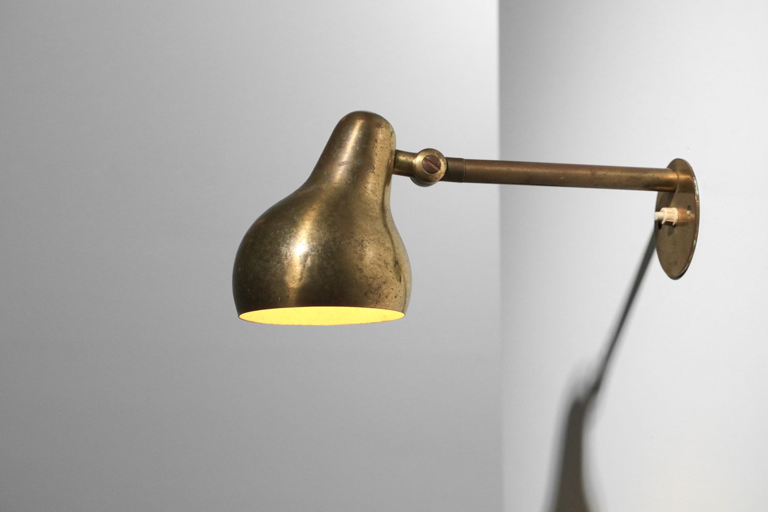 rare Danish sconce by Vilhelm Lauritzen in brass - H393