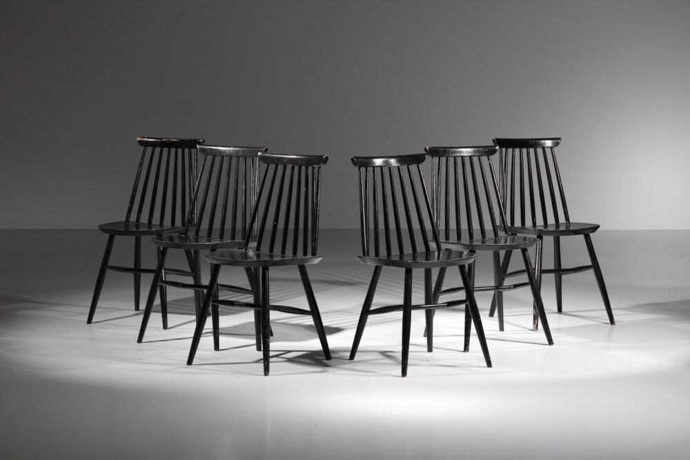 suite de 6 chaises suédoises style ilmari tapiovaara en bois laqué noir I670