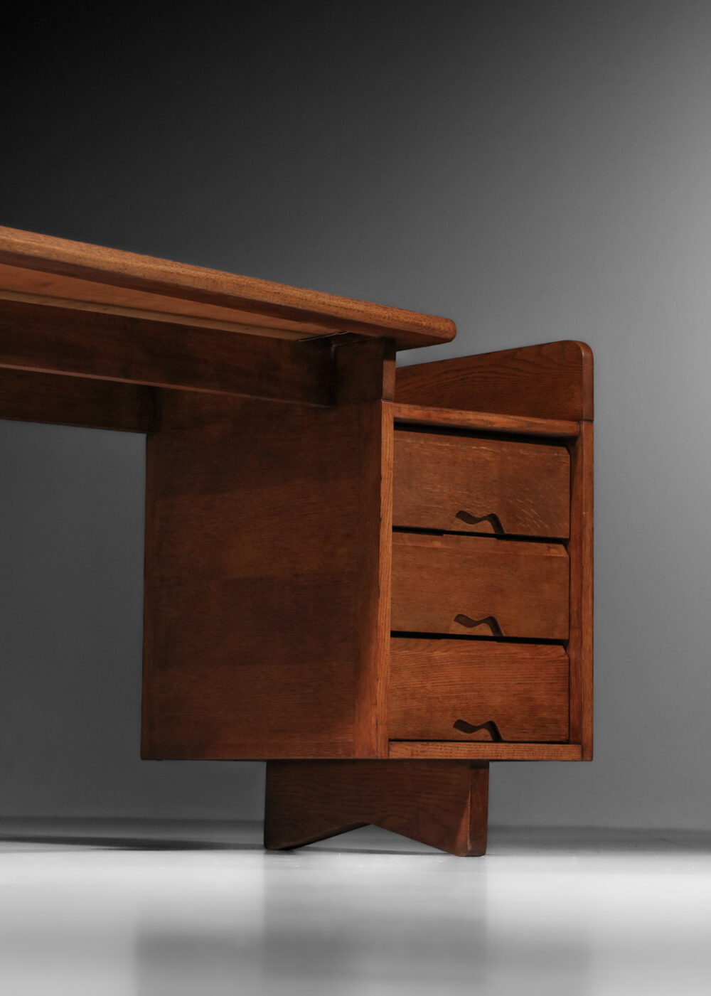 bureau guillerme et chambron des années 60 en chêne asymetrique - I308