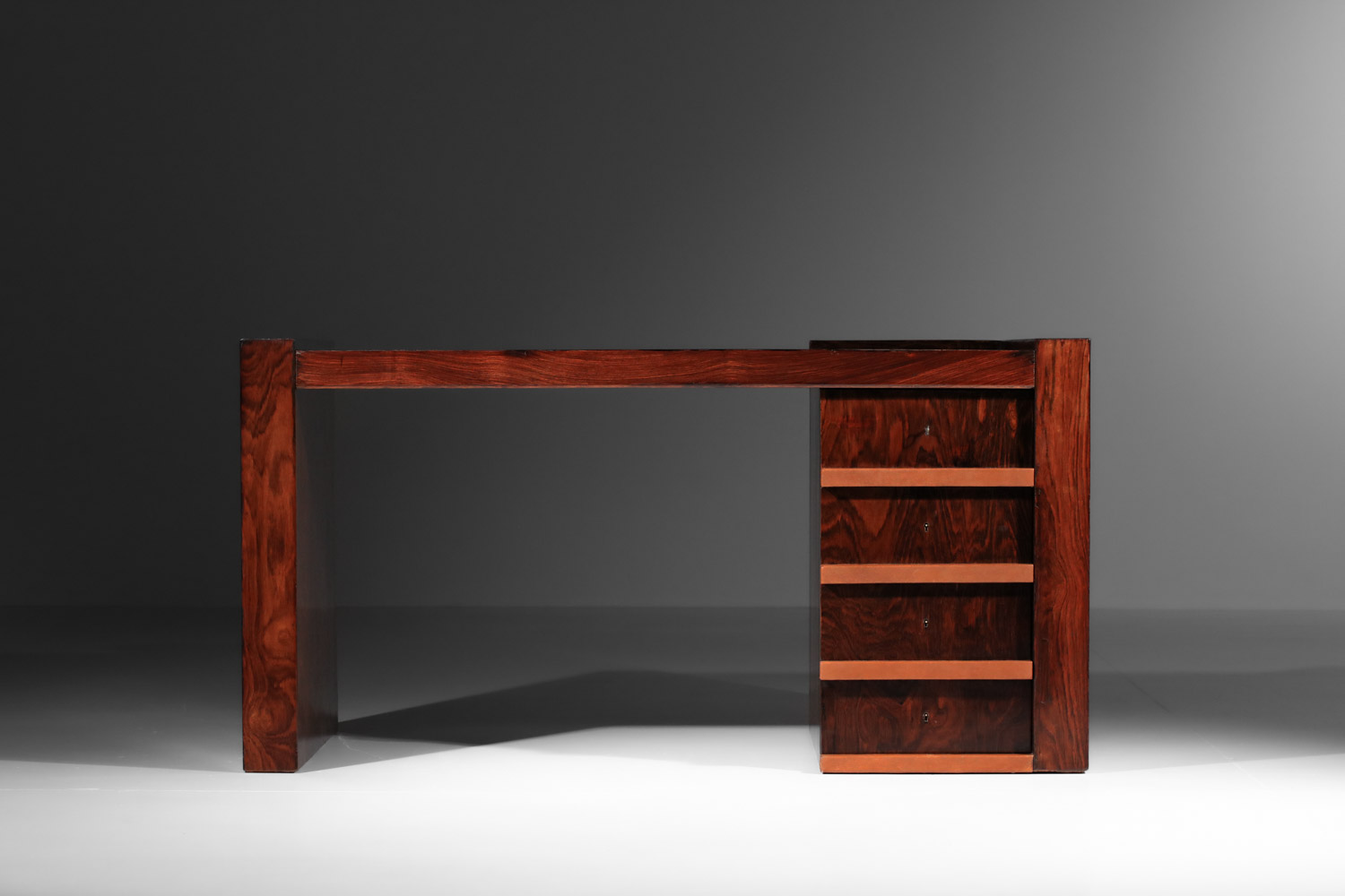 important bureau art déco en palissandre et sous main en cuir des années 30 - J520