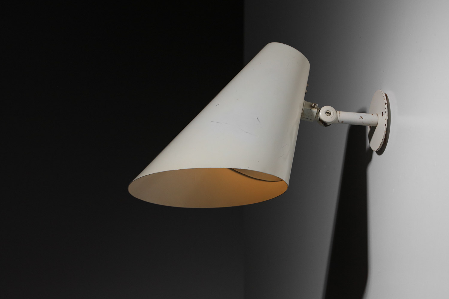 applique spot conique style le corbusier industriel J036