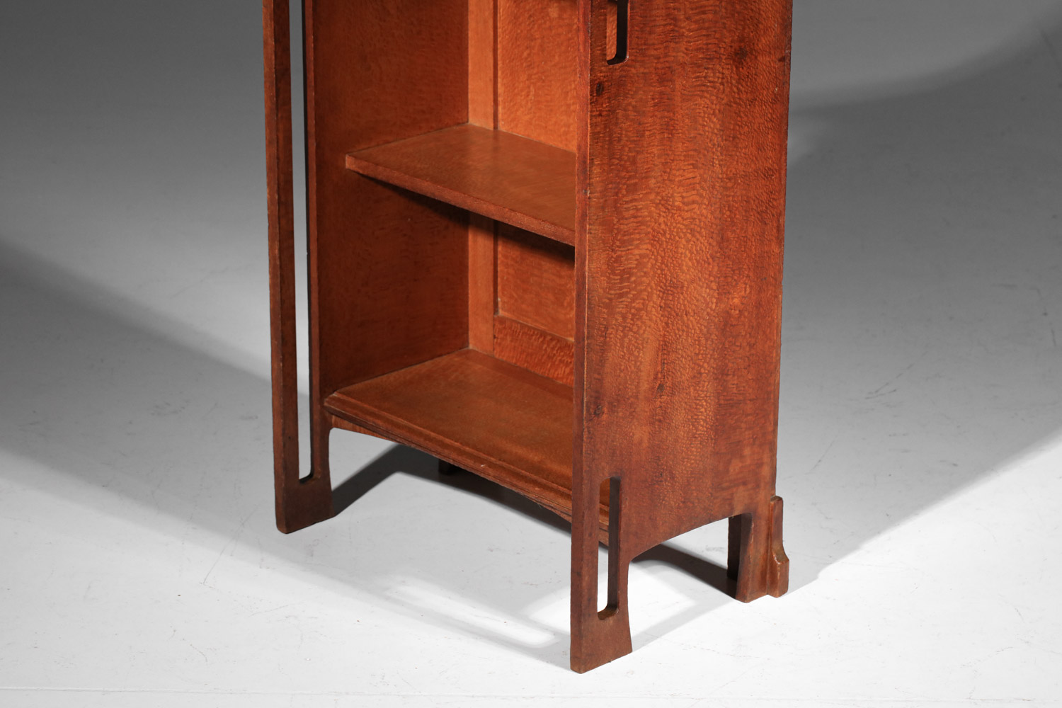 meuble à miroir art and craft en bois de loupe des années 20 art nouveau - J457