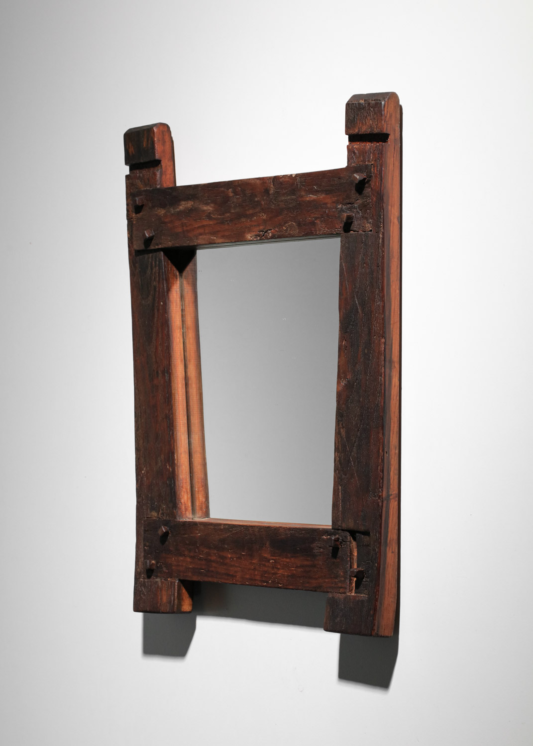 miroir brutaliste en bois art populaire H622