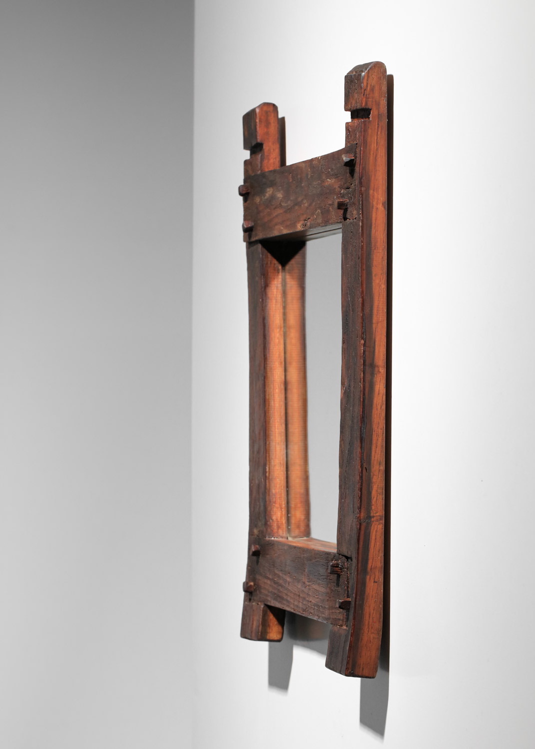 miroir brutaliste en bois art populaire H622