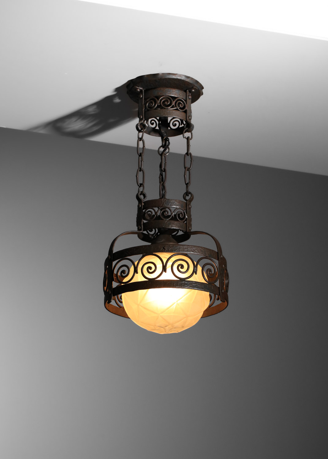petit lustre lanterne des années 30 germanique globe en verre - J713