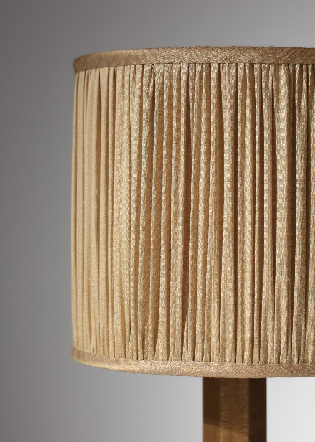 lampe de table danke galerie studio en laiton et abat jour soie - DK024