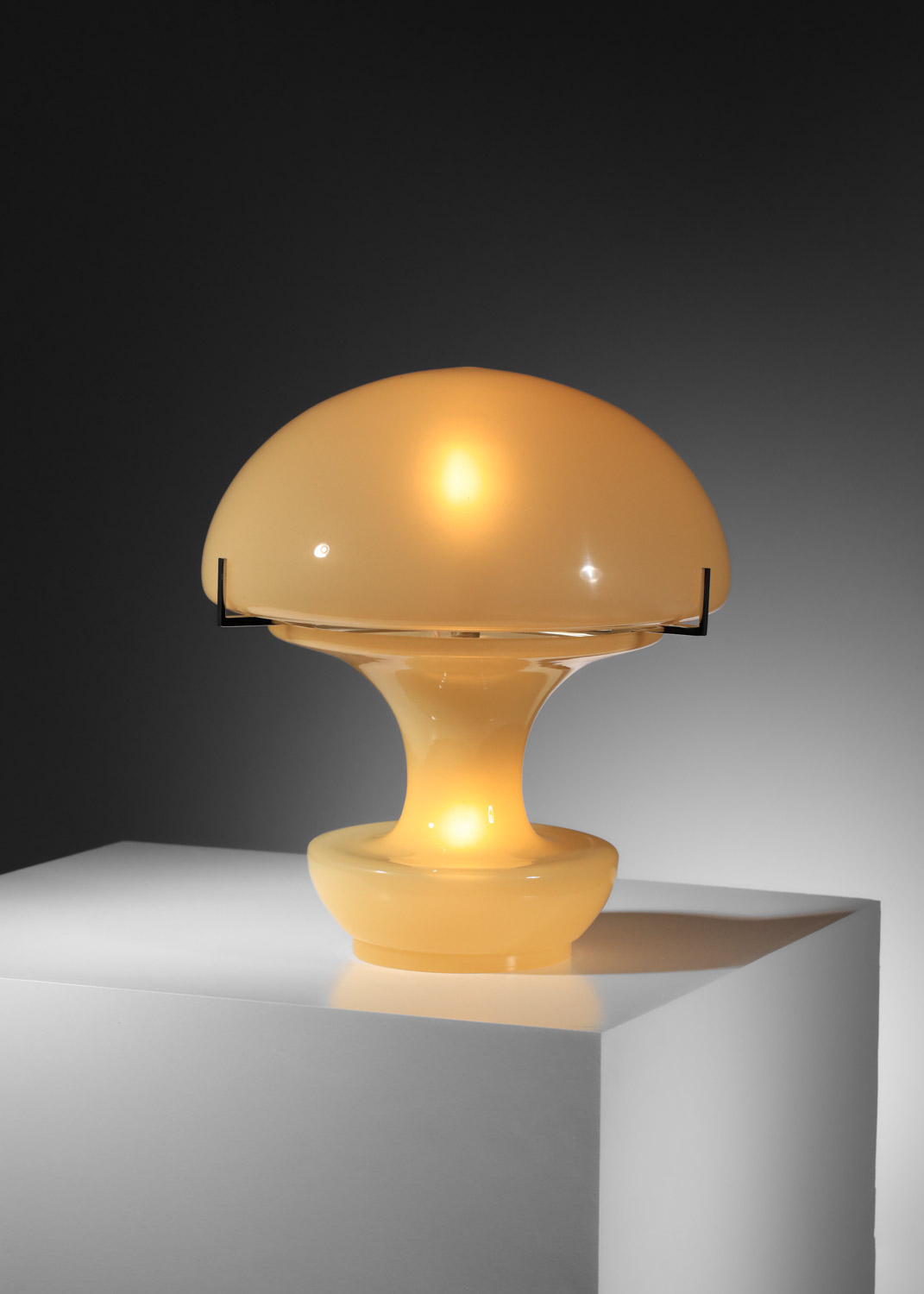 grande lampe champignon italienne en verre de murano des années 40 beige - K005