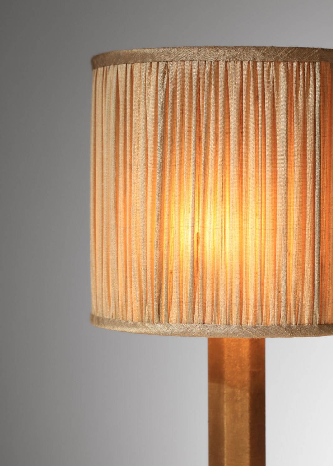 lampe de table danke galerie studio en laiton et abat jour soie - DK024