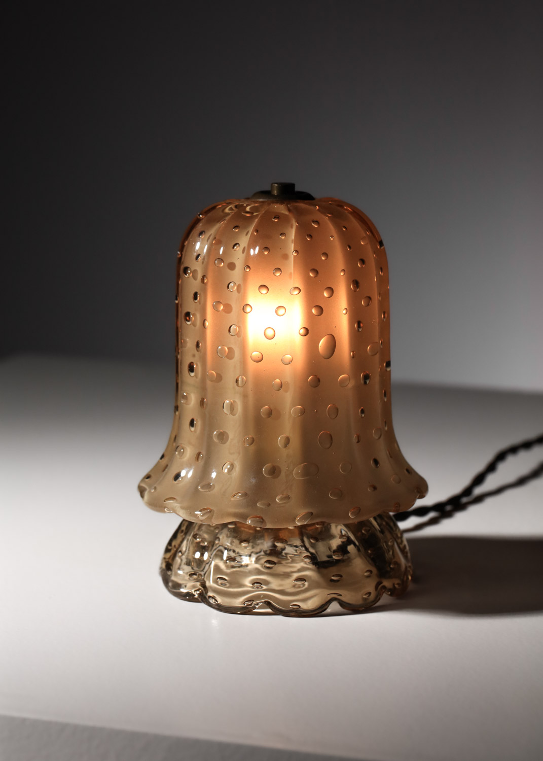 petite veilleuse italienne en verre de murano bullé et fumé années 40 - J538