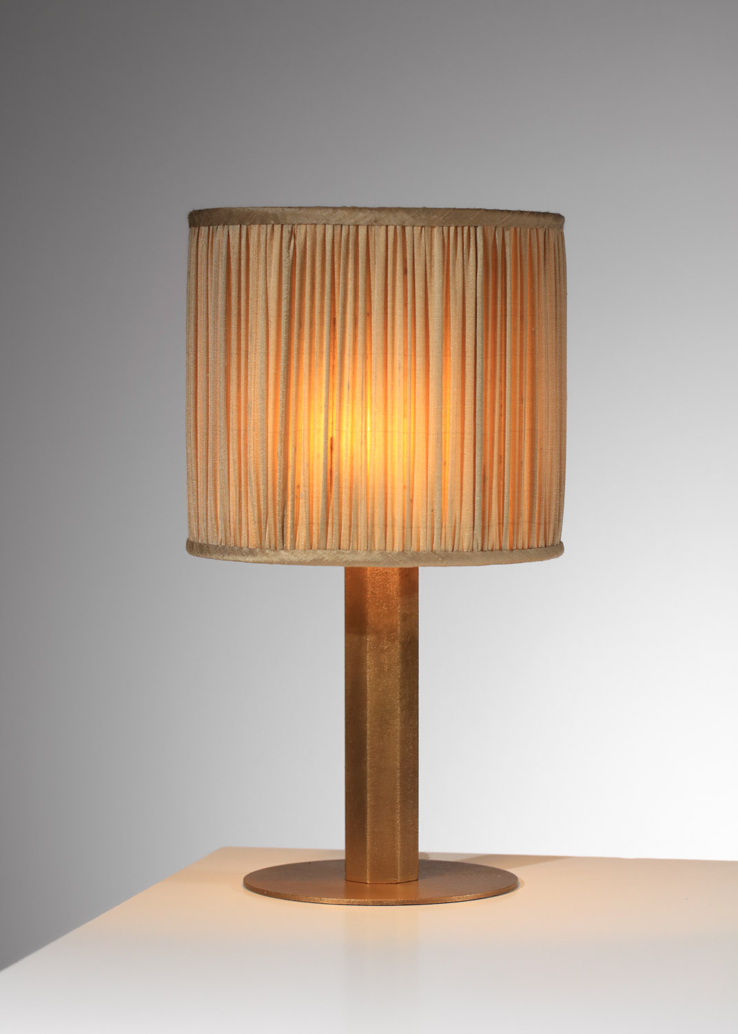 lampe de table danke galerie studio en laiton et abat jour soie - DK024