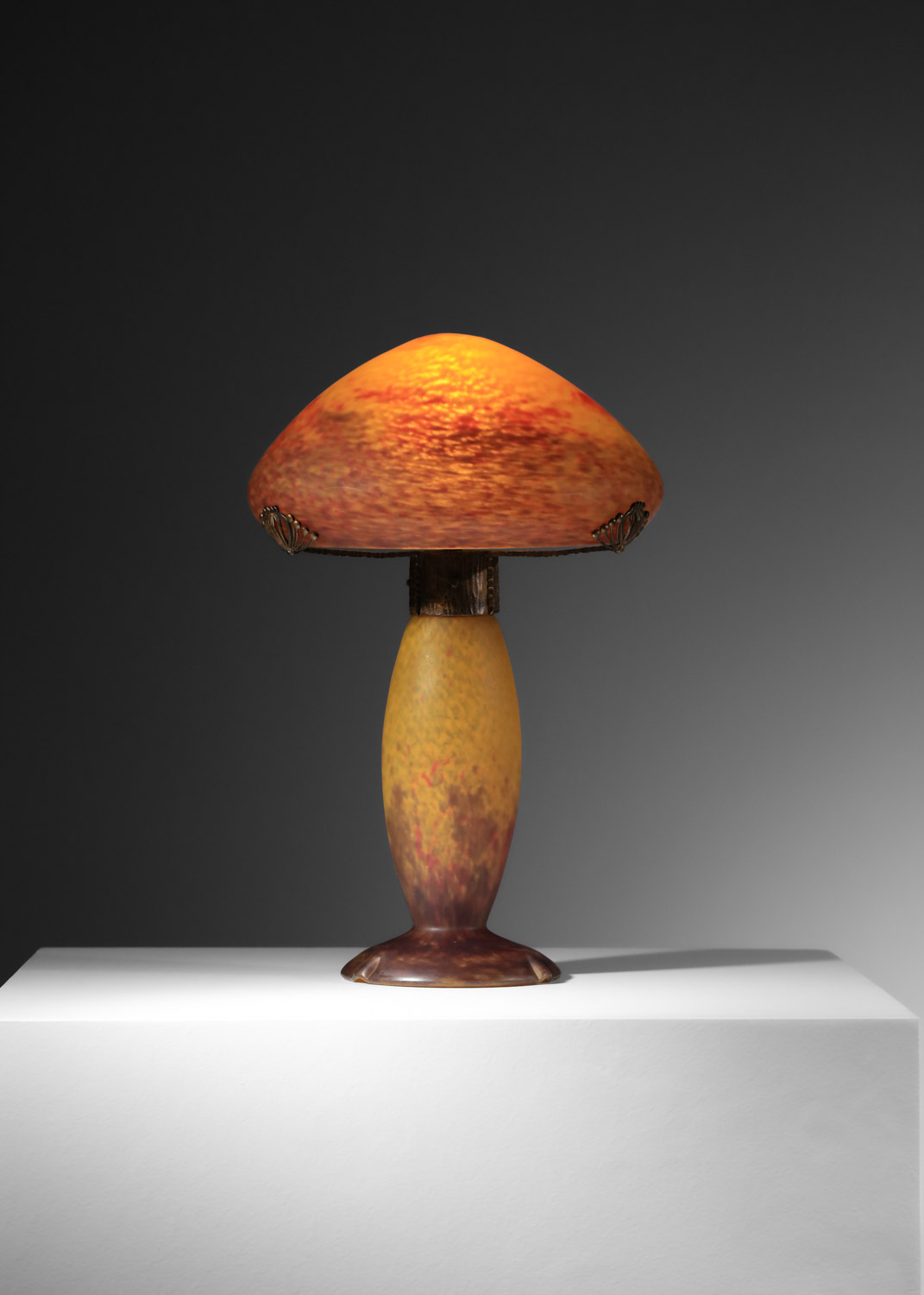 grande lampe champignon delatte nancy en pate de verre années 30 - K040