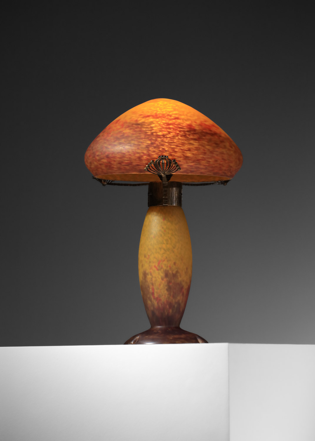 grande lampe champignon delatte nancy en pate de verre années 30 - K040