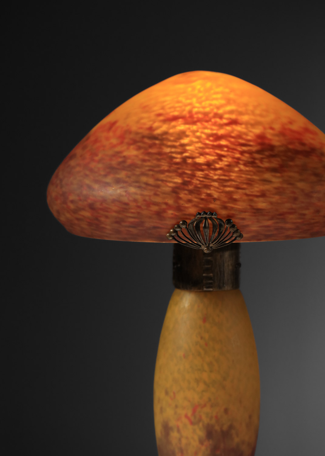 grande lampe champignon delatte nancy en pate de verre années 30 - K040