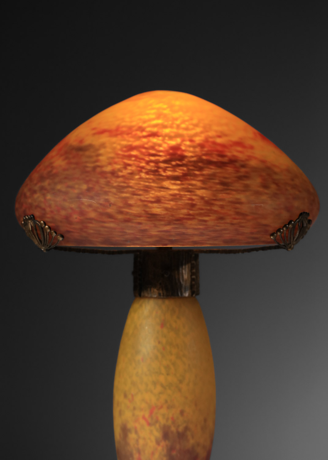 grande lampe champignon delatte nancy en pate de verre années 30 - K040