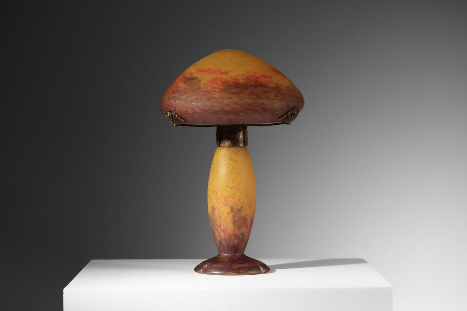 grande lampe champignon delatte nancy en pate de verre années 30 - K040