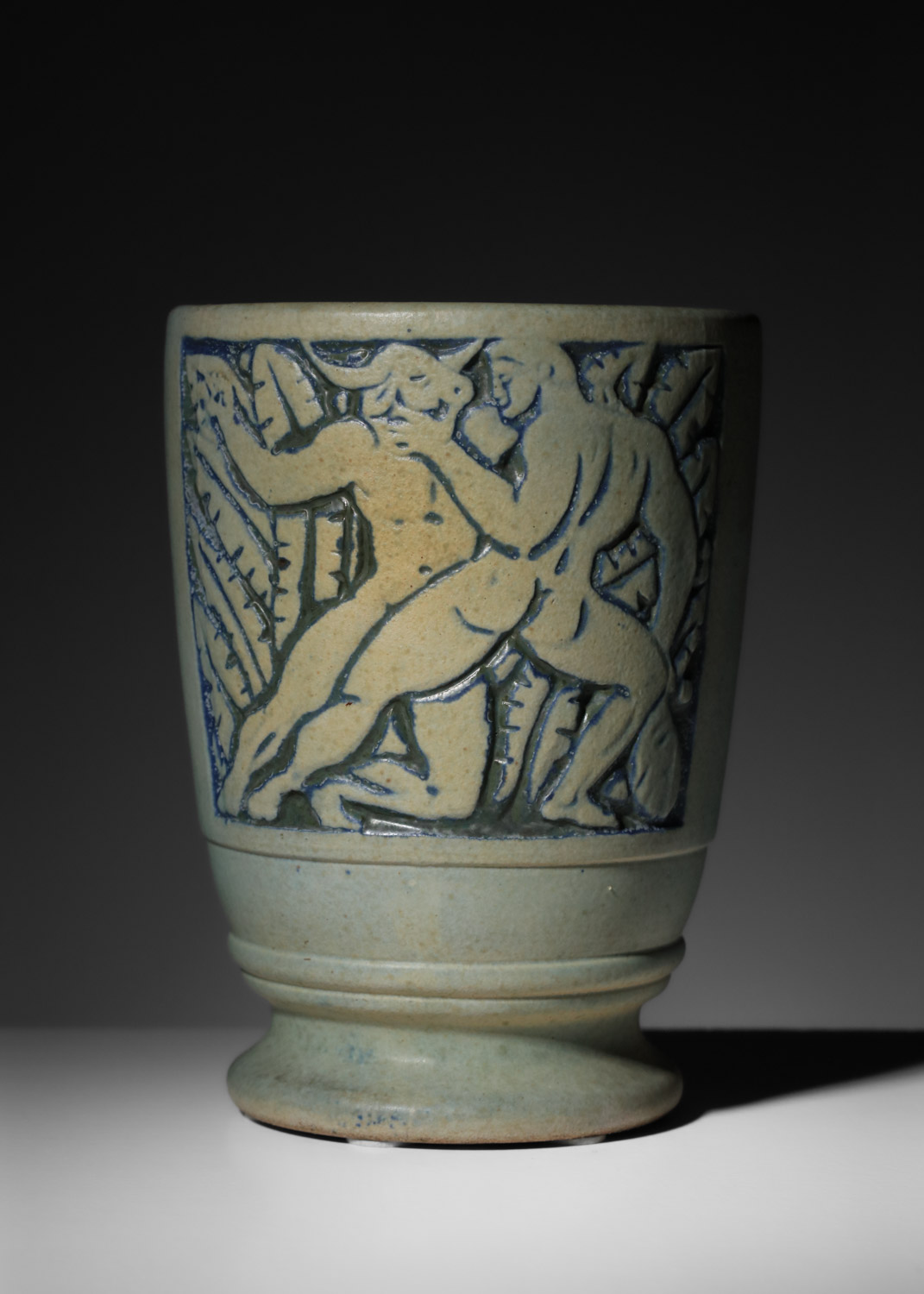 grand vase Mougin nancy france en céramique par Gaston Goor décor en bas relief années 30 - K099