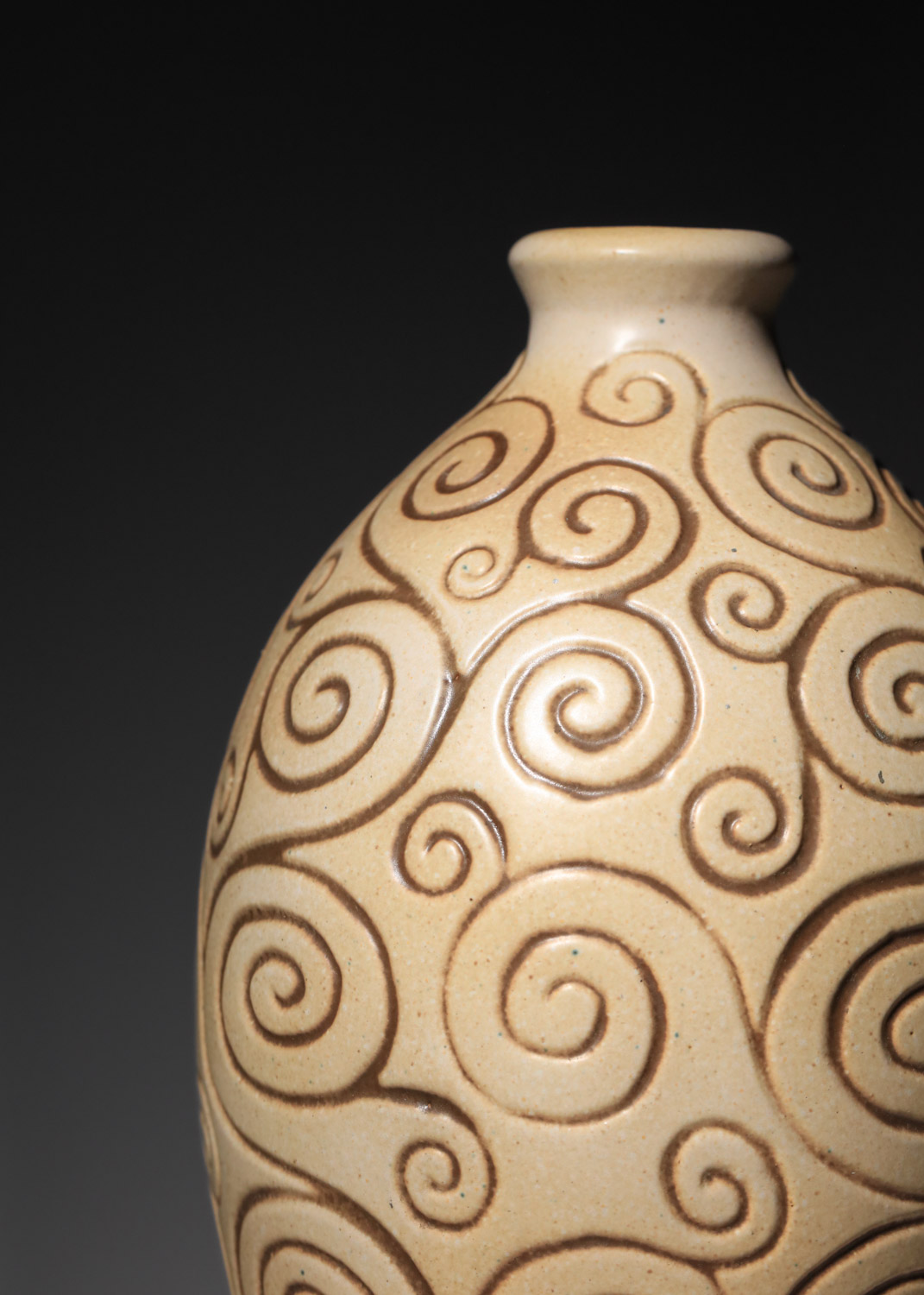vase Mougin Nancy France en céramique années 30 décor à volutes - K101