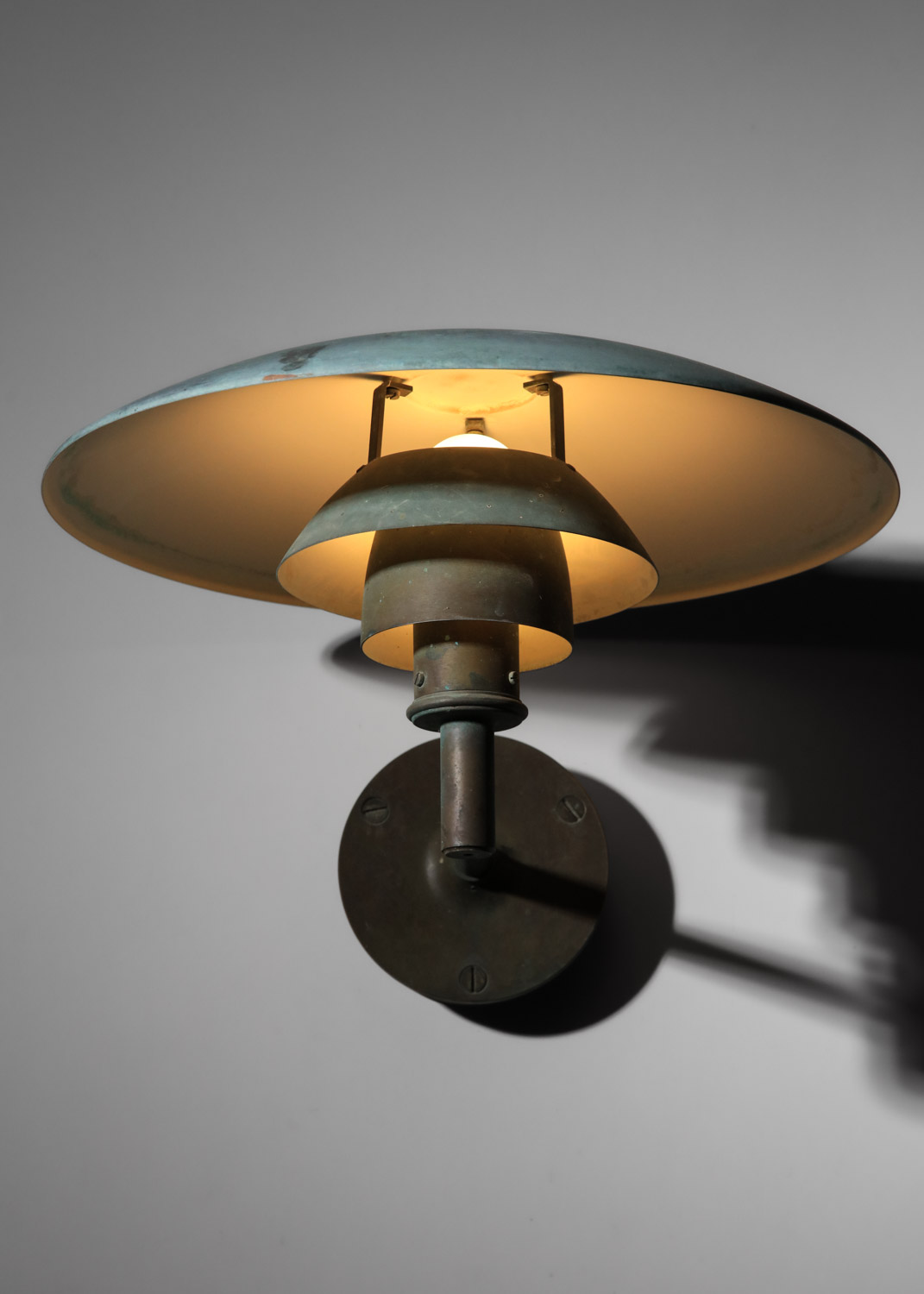 paire de grande applique Poul Henningsen pour Louis Poulsen PH en cuivre patiné vert de gris danoise - J416