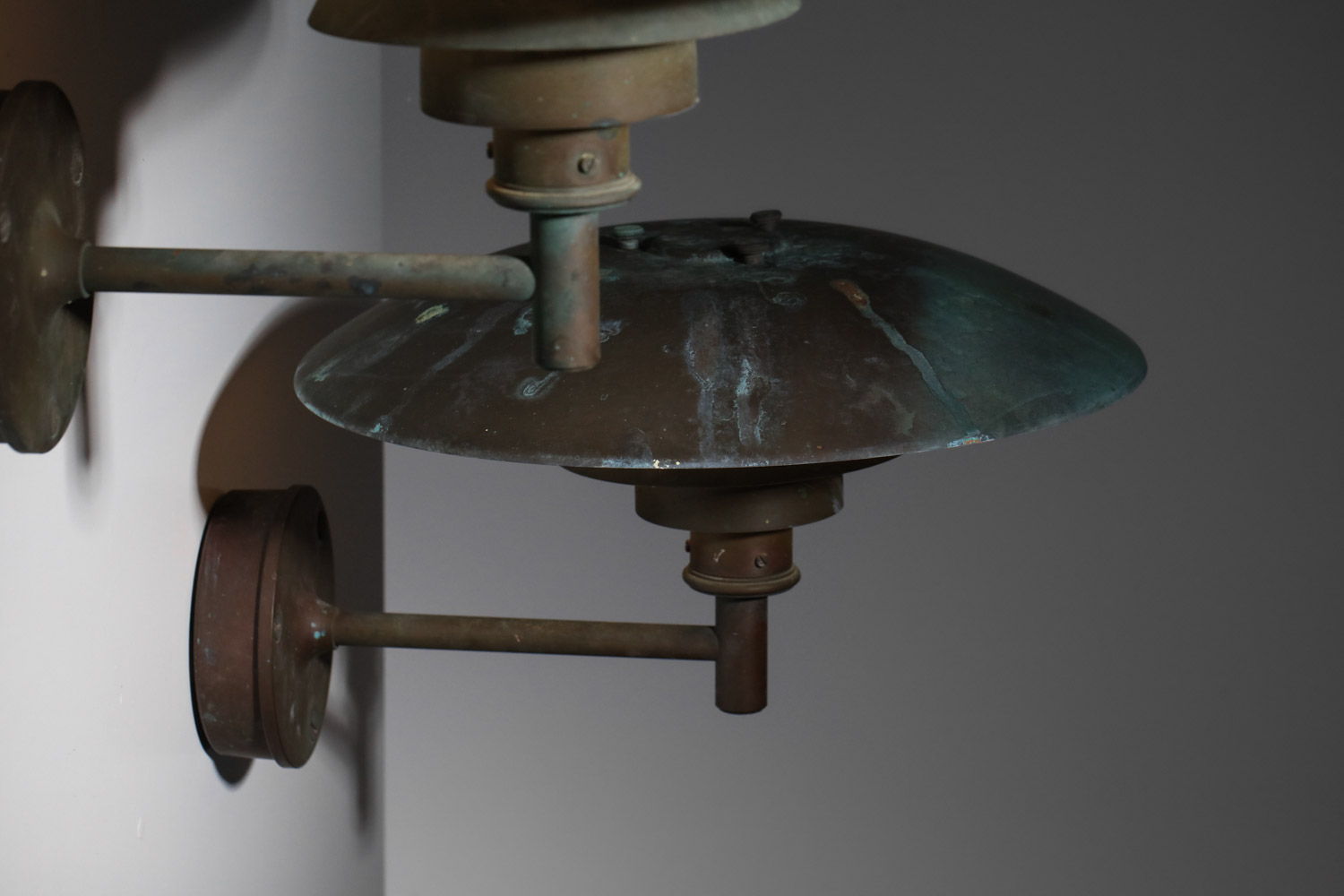 paire de grande applique Poul Henningsen pour Louis Poulsen PH en cuivre patiné vert de gris danoise - J416