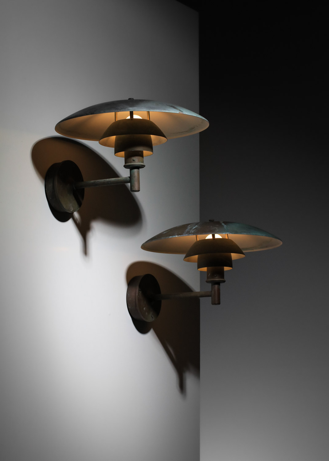 paire de grande applique Poul Henningsen pour Louis Poulsen PH en cuivre patiné vert de gris danoise - J416